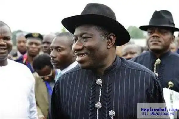 Jonathan hosts PDP Senators, urges them to give Nigeria their all